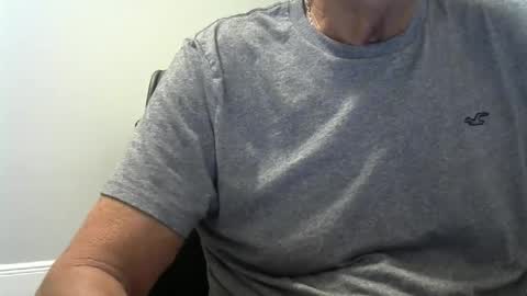 Snapshot of ossibottom chatting on October 14, 2:36 am Ossi online show from October 14, 2:36 am