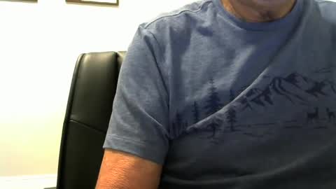 Snapshot of ossibottom chatting on February 21, 2:28 am Ossi online show from February 21, 2:28 am