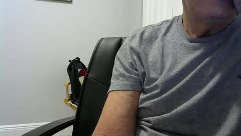 Snapshot of ossibottom chatting on September 8, 11:26 pm Ossi online show from September 8, 11:26 pm