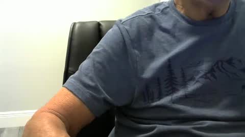 Snapshot of ossibottom chatting on September 16, 1:40 am Ossi online show from September 16, 1:40 am