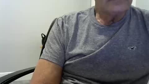 Snapshot of ossibottom chatting on October 16, 2:44 am Ossi online show from October 16, 2:44 am