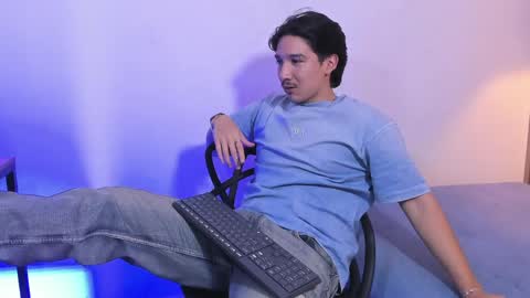 Otto Andrew online show from April 3, 4:08 am