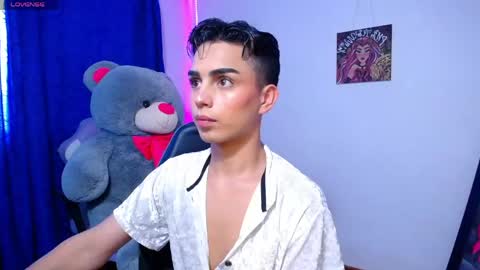 Owen  Independent model  online show from May 26, 6:03 pm