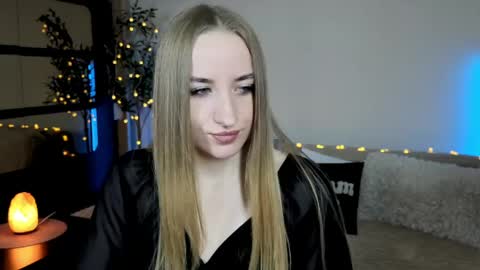 Oxy Foxie online show from May 20, 6:36 pm