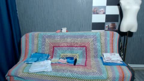 Ella online show from April 10, 7:57 am