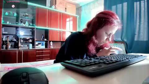 Ella online show from March 8, 2:19 pm