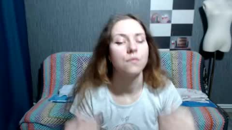 Ella online show from April 11, 7:45 am