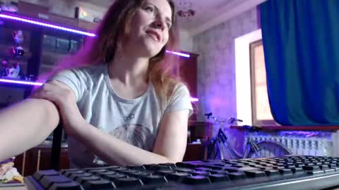 Ella online show from May 19, 6:53 am