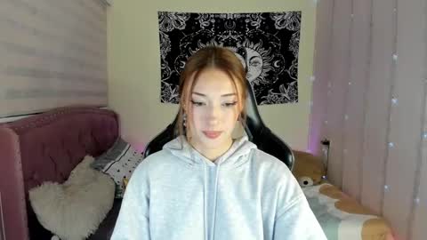 Pamela  online show from December 20, 6:45 pm