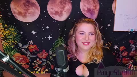 Snapshot of paigestation chatting on January 23, 11:05 pm PaigeStation online show from January 23, 11:05 pm