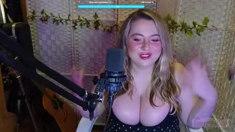 PaigeStation online show from April 29, 9:52 pm