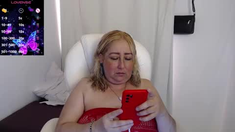 paiperhalliwey online show from September 22, 6:01 pm