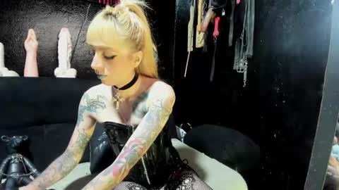 Paloma online show from March 3, 8:05 pm