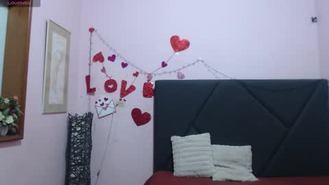 pamela_echeverria online show from April 17, 11:23 am