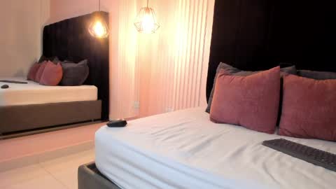 Pamela  online show from May 21, 1:23 am