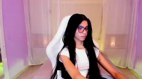 Snapshot of pamelaascott chatting on October 1, 5:06 am P A M online show from October 1, 5:06 am