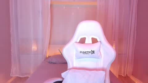 Snapshot of pamelaascott chatting on October 5, 5:49 am P A M online show from October 5, 5:49 am