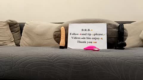 angel hris online show from December 4, 10:20 pm