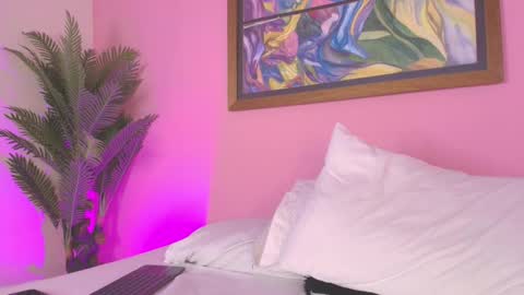 Pammela Smith online show from November 24, 11:25 pm