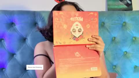 Paola Lyon online show from November 24, 12:15 pm