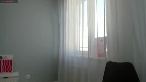 Snapshot of paradi_se chatting on October 19, 8:52 am Melena online show from October 19, 8:52 am