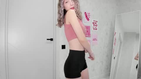 Snapshot of paradi_se chatting on September 28, 8:34 am Melena online show from September 28, 8:34 am