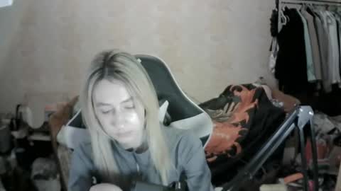 paradise_shade online show from December 3, 3:02 pm