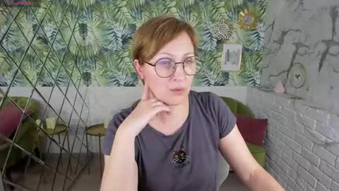 Snapshot of paris_cherry chatting on March 8, 11:07 pm Paris online show from March 8, 11:07 pm