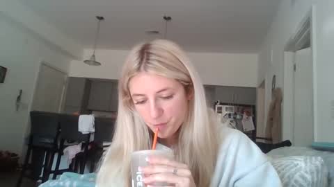 parisbaby2000 online show from October 9, 3:06 pm