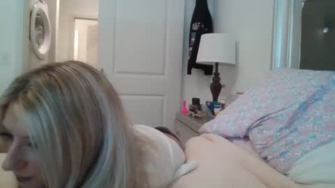 parisbaby2000 online show from October 23, 3:57 pm