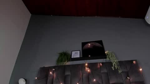 PARIS online show from February 12, 7:50 pm