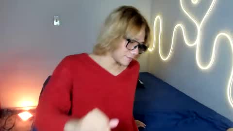 connie online show from December 9, 9:48 pm