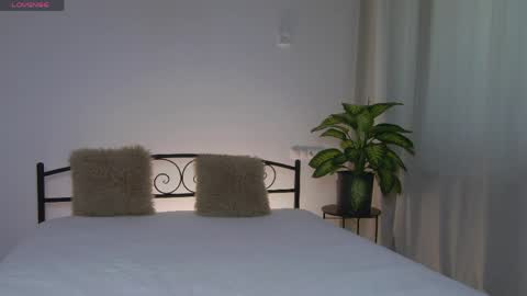parisvex online show from June 2, 6:15 am