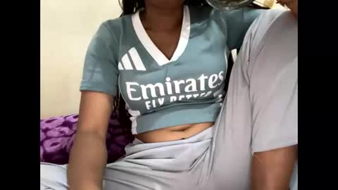 parneetu_642 online show from March 17, 5:45 am