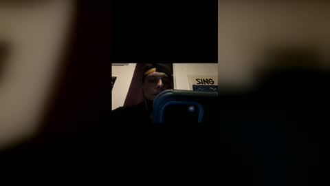 Ikarusnude online show from April 8, 9:23 am