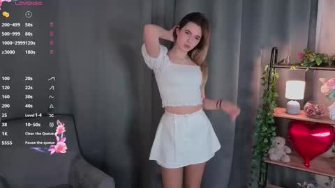 Mia online show from February 25, 10:30 am