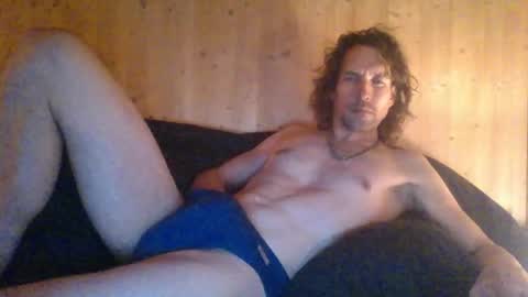 paueriwan online show from December 28, 9:30 pm