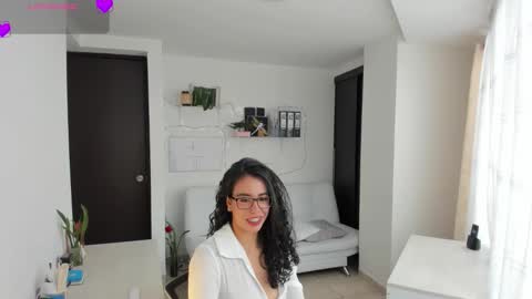 paulina online show from June 1, 7:04 pm
