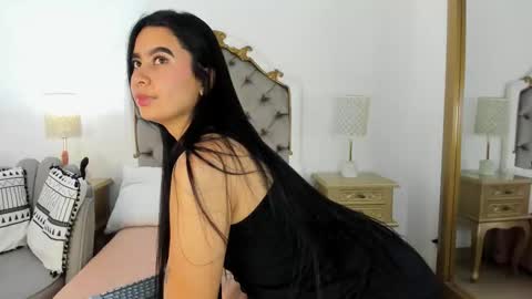 paulina lux online show from February 6, 3:04 pm