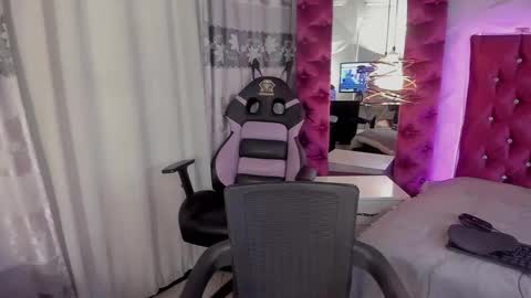 paulinabelen21 online show from November 6, 3:31 am