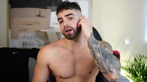 Paul Phoenix online show from April 22, 9:11 pm