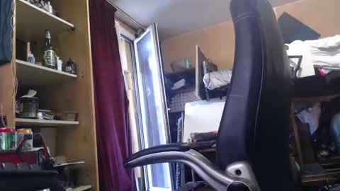 pc8474408 online show from May 20, 6:36 pm
