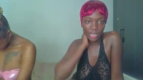 peach_ebonny online show from April 25, 1:35 pm