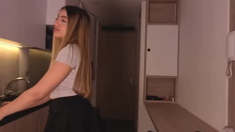 Snapshot of peach_heart chatting on October 7, 3:19 pm Ema online show from October 7, 3:19 pm