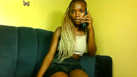 Snapshot of peachy_mummie chatting on September 21, 5:11 am peachie online show from September 21, 5:11 am