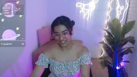 peachy_tay online show from November 11, 11:56 am