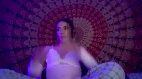 pearlatin online show from May 28, 1:58 am