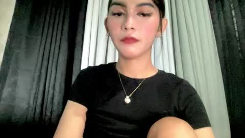 Pearl online show from December 17, 4:03 pm