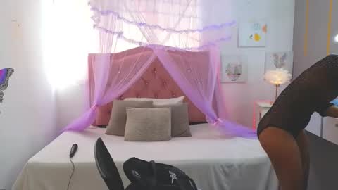 peneelopeecute online show from April 23, 7:04 pm