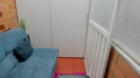 Penelope online show from April 10, 9:30 pm